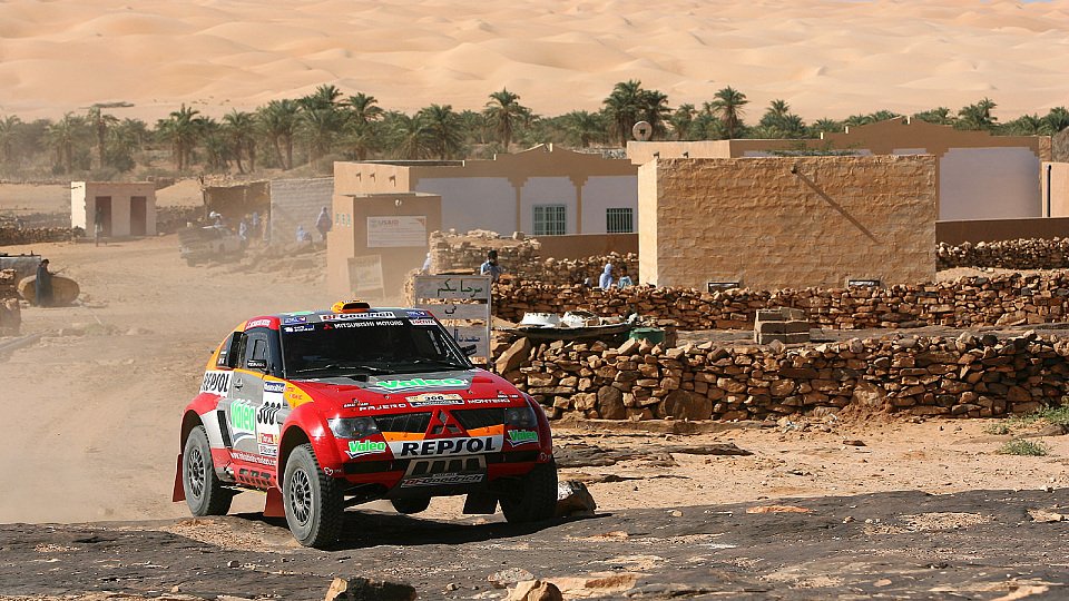 Peterhansel kam ohne Probleme durch die 10. Etappe., Foto: Mitsubishi