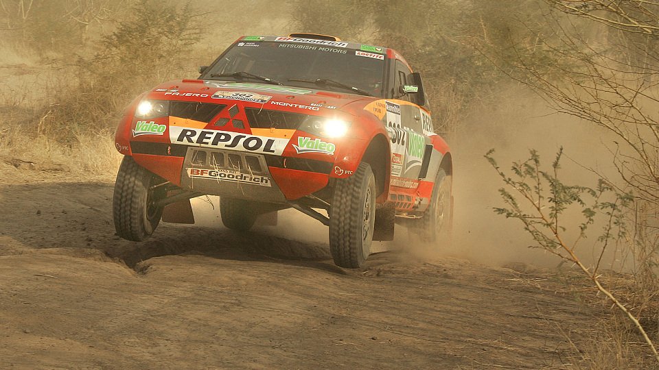 Luc Alphand hat die Etappe gewonnen und führt., Foto: Mitsubishi