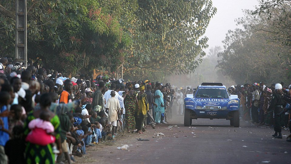 Die Zuschauer befinden sich nur wenige Meter von den Autos., Foto: Gauloises Racing