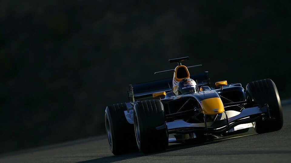 Der RB2 gab sich in Jerez äußerst zickig., Foto: Sutton Der RB2 gab sich in Jerez äußerst zickig., Foto: Sutton