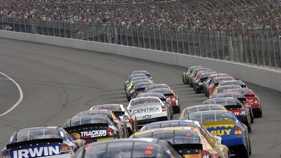 2007 mischt auch Red Bull in der NASCAR Serie mit., Foto: Sutton 2007 mischt auch Red Bull in der NASCAR Serie mit., Foto: Sutton