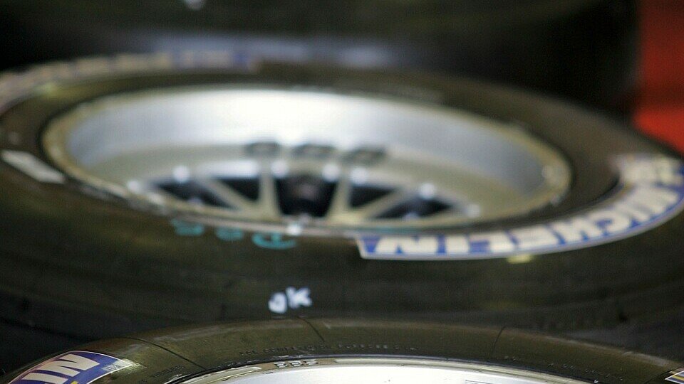 Michelin muss 2006 mehr Reifen mitbringen., Foto: Sutton