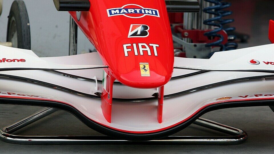 Der beanstandete Frontflügel des Ferrari 248 F1., Foto: Sutton