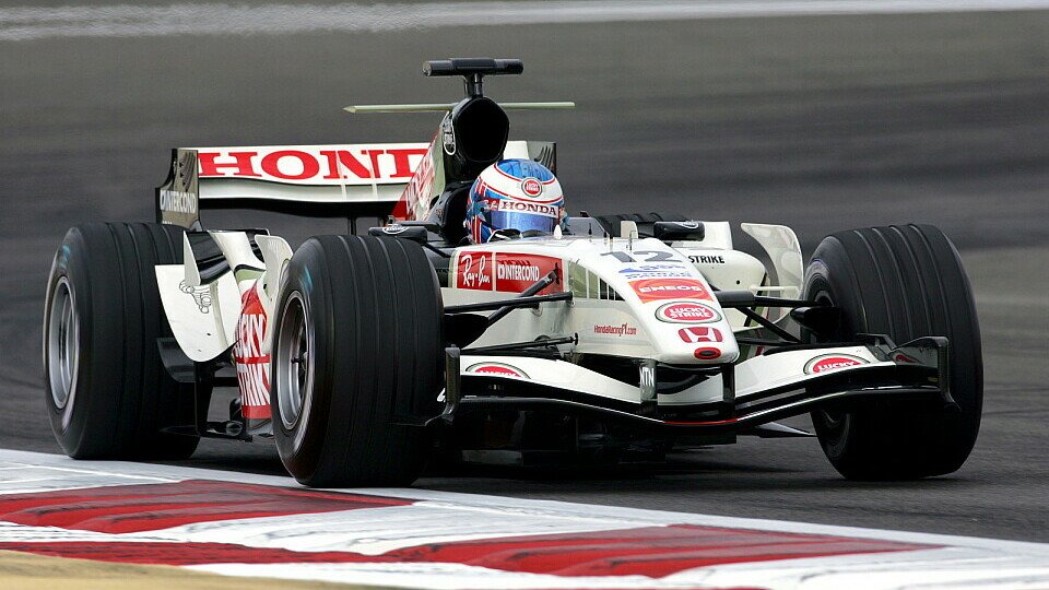Button erfährt am Sonntag, ob Honda vor oder hinter Renault liegt., Foto: Sutton