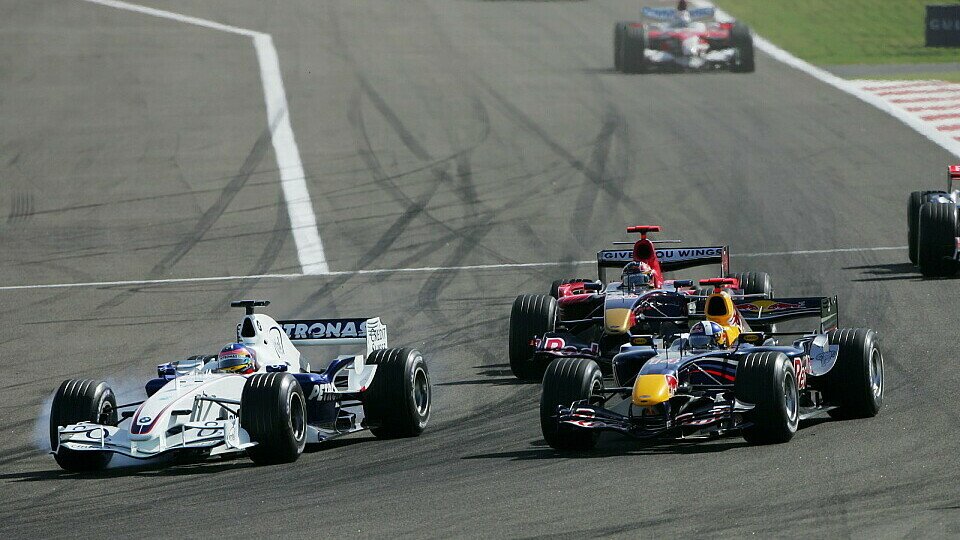 Die BMW und Red Bull kamen sich häufig in die Quere., Foto: Sutton