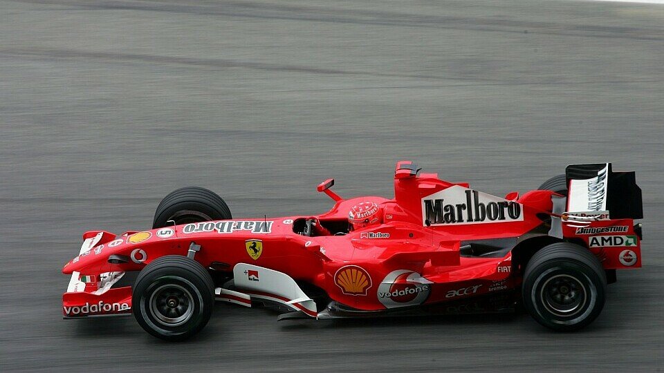 Michael Schumacher bangt noch um seinen Motor., Foto: Sutton