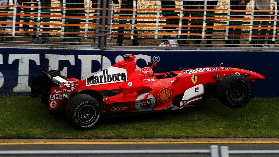Schumacher beendete den Tag in der Wand., Foto: Sutton