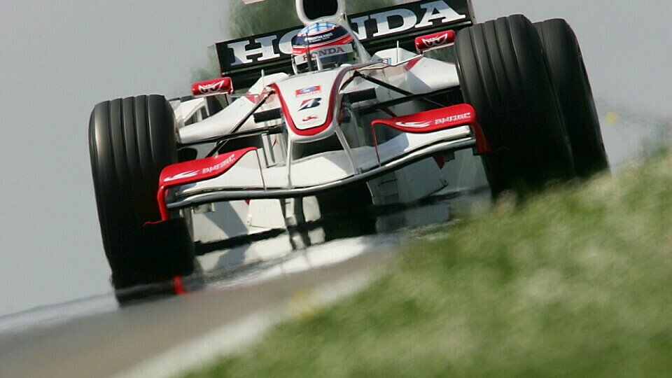 Super Aguri testet in der grünen Hölle., Foto: Sutton