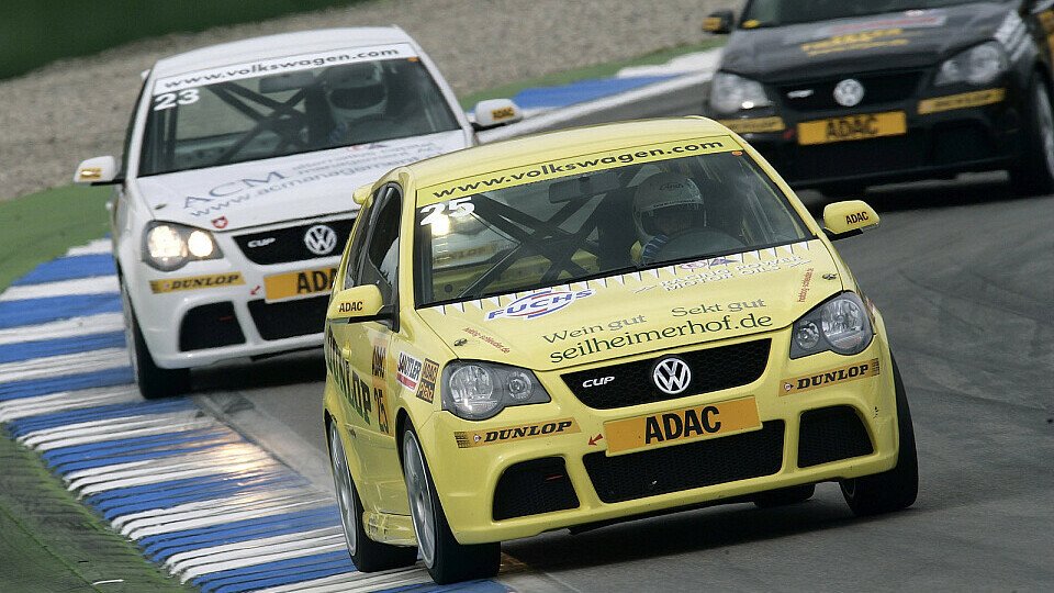 Action im Polo Cup., Foto: VW Motorsport Action im Polo Cup., Foto: VW Motorsport