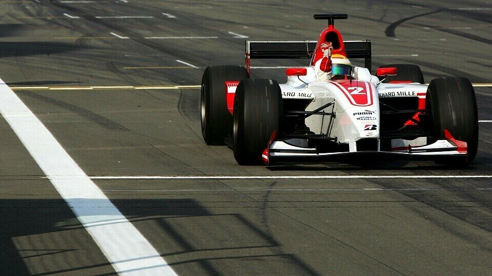 Erster Sieg für Hamilton., Foto: Sutton Erster Sieg für Hamilton., Foto: Sutton