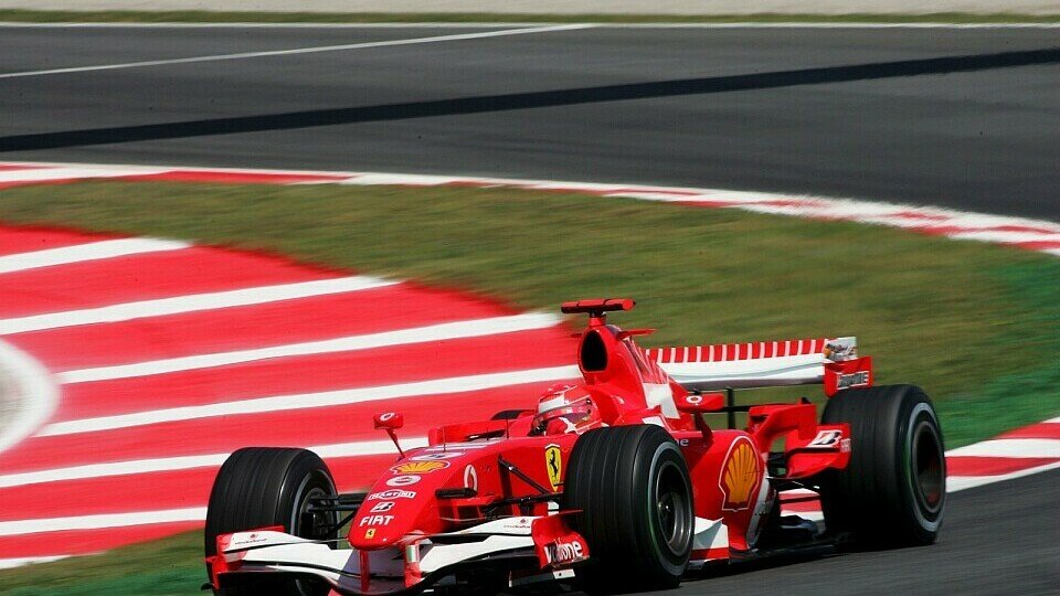 Michael Schumacher ist zufrieden., Foto: Sutton
