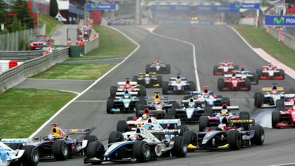 Der Start in den 1. GP2-Lauf., Foto: Sutton Der Start in den 1. GP2-Lauf., Foto: Sutton