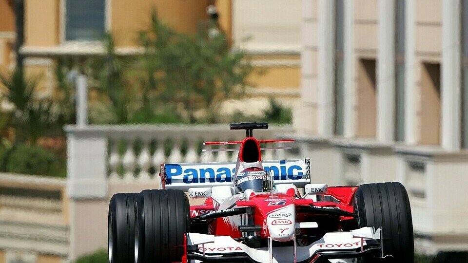 Jarno Trulli erhofft sich vom TF106B eine Verbesserung., Foto: Sutton