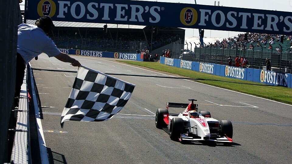 Lewis Hamilton hat die Segel gesetzt: Sein Zielhafen heißt Formel 1., Foto: Sutton