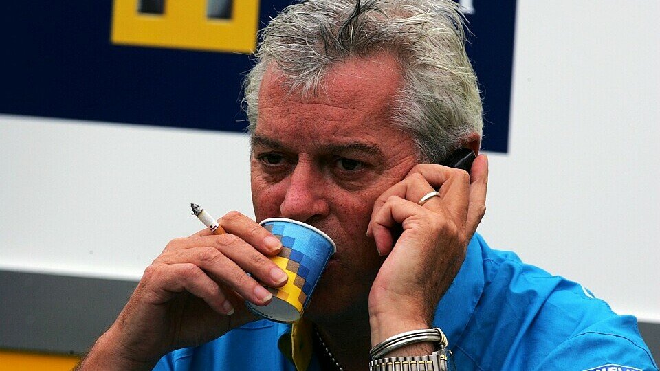 Pat Symonds zerbricht sich seinen wertvollen Kopf nicht über Ferraris Performance., Foto: Sutton
