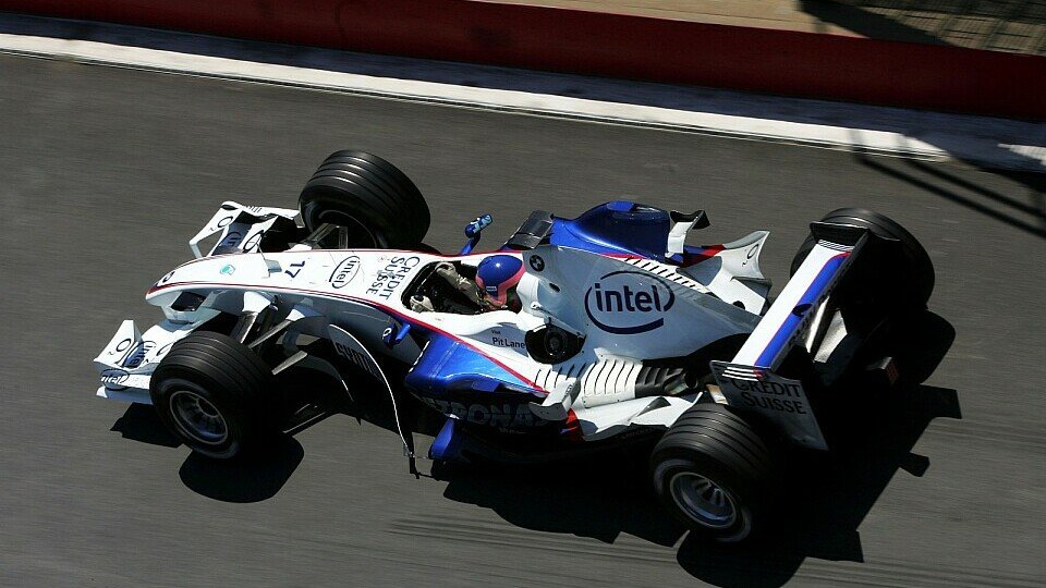 Der BMW-Heckflügel soll sich sehr bewegen..., Foto: Sutton