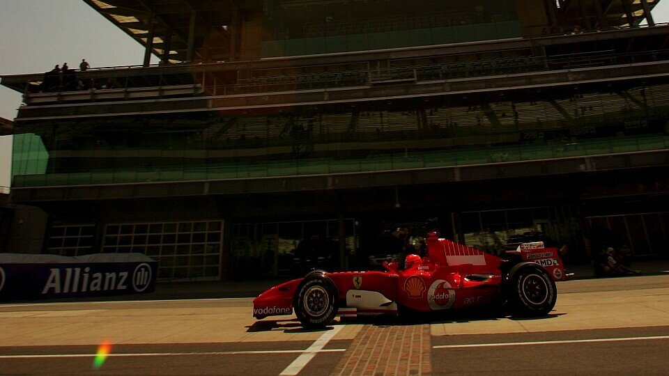 Schumacher in Indy bisher zufrieden, Foto: Sutton