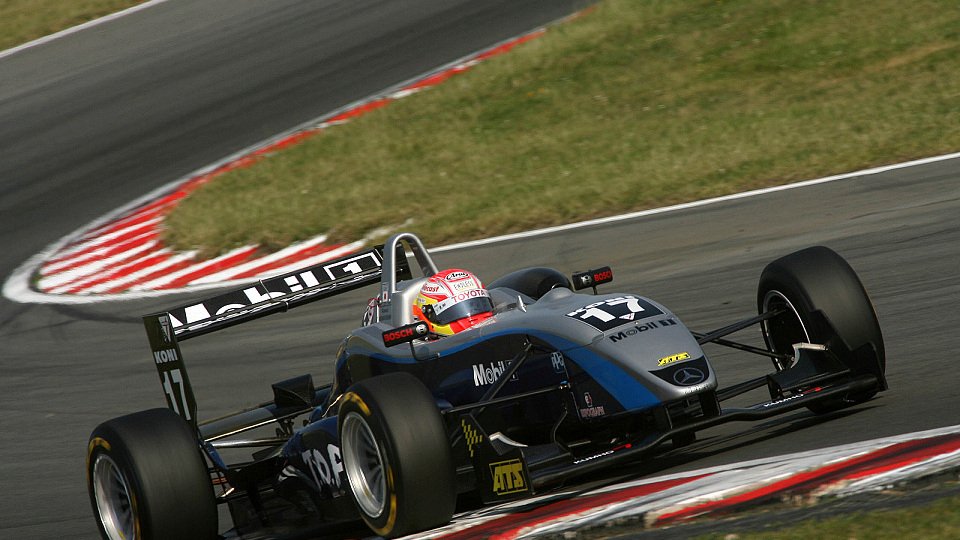 Kamui Kobayashi (hier in Brands Hatch) durfte sich über die Pole Position freuen, Foto: F3 Euroseries Kamui Kobayashi (hier in Brands Hatch) durfte sich über die Pole Position freuen, Foto: F3 Euroseries