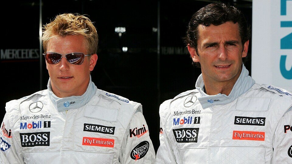 Kimi Räikkönen mit Pedro de la Rosa zu McLaren-Zeiten, Foto: Sutton