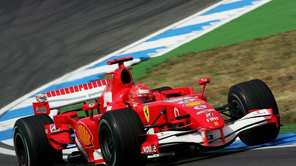 Michael Schumacher war zumindest am Freitag deutlich schneller als Alonso., Foto: Sutton
