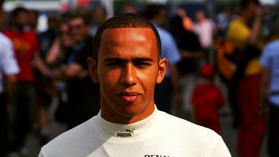 Lewis Hamilton ist ein gefragter Mann, Foto: Sutton