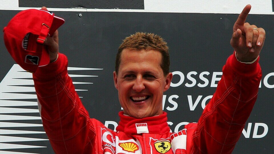 Schumacher verlagerte den Druck auf Alonso., Foto: Sutton