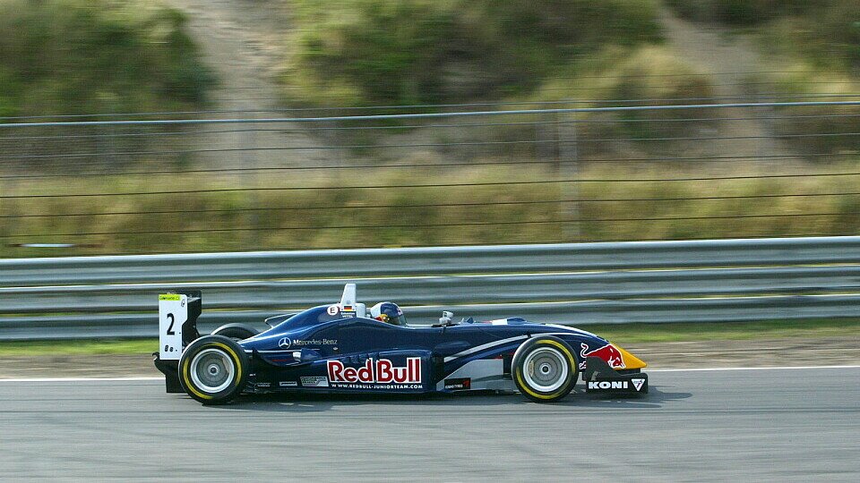 Vettel ganz vorne, Foto: Sutton Vettel ganz vorne, Foto: Sutton