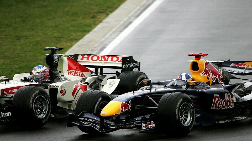 Bei David Coulthard wurde es öfter eng, Foto: Sutton Bei David Coulthard wurde es öfter eng, Foto: Sutton