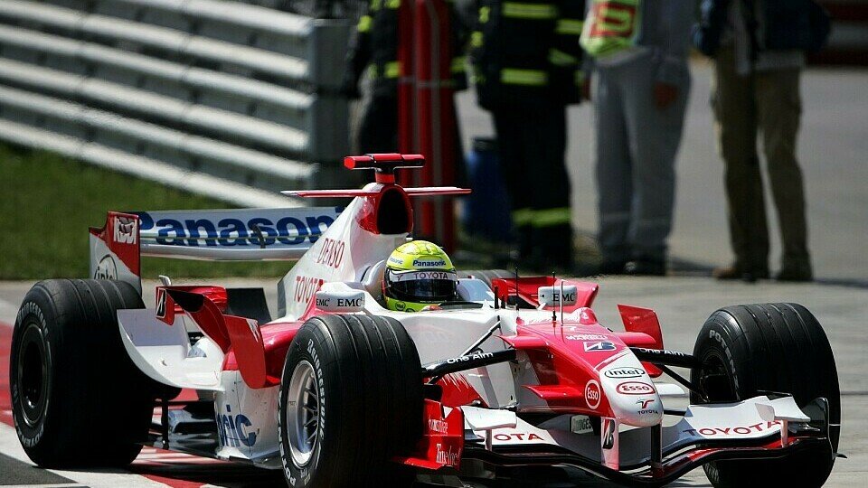 Für Ralf Schumacher war der Nachmittag äußerst zufriedenstellend, Foto: Sutton Für Ralf Schumacher war der Nachmittag äußerst zufriedenstellend, Foto: Sutton