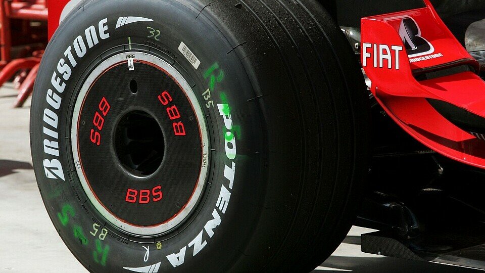 Die Kappen des Anstoßes, Foto: Sutton