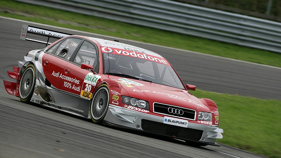 2006 stellte sich Vanina Ickx erstmals im DTM-Boliden dem Dünenlabyrinth., Foto: Audi