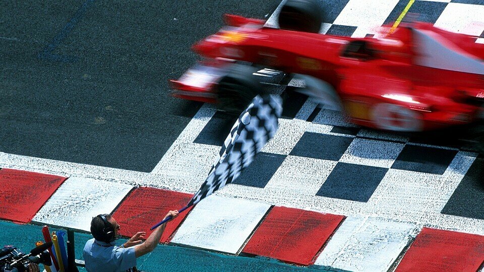 Schon beim Frankreich GP zieht Schumacher mit Fangios fünf Titeln gleich., Foto: Sutton