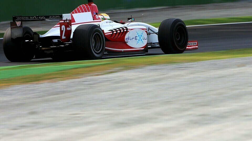 Lewis wird noch vor China ein F1-Auto testen., Foto: Sutton