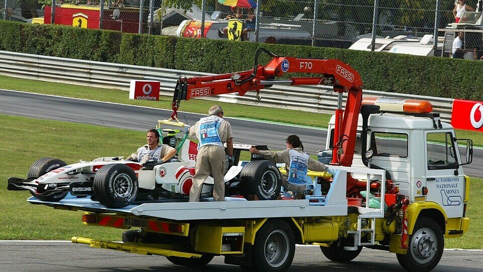 Davidsons Honda stand mehr auf dem Transporter als auf der Strecke., Foto: Sutton
