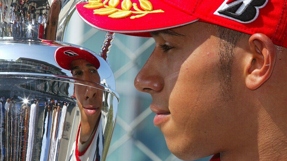 Vielleicht flüstert ihm sein verzerrtes Spiegelbild wo es hingeht, Foto: Sutton