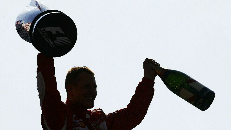 Michael Schumacher ist noch immer in den Herzen zahlreicher Tifosi, Foto: Sutton