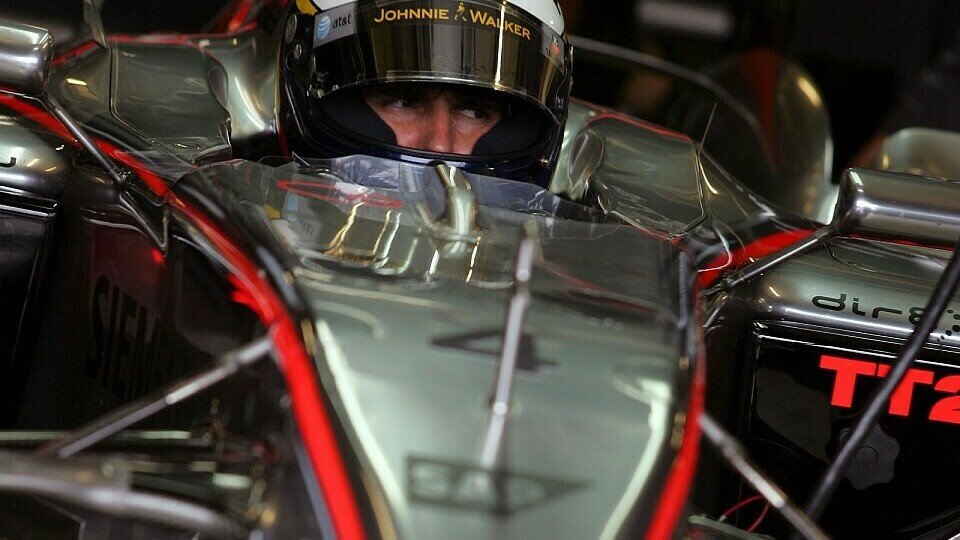 Pedro de la Rosa würde gerne noch länger im McLaren sitzen, Foto: Sutton