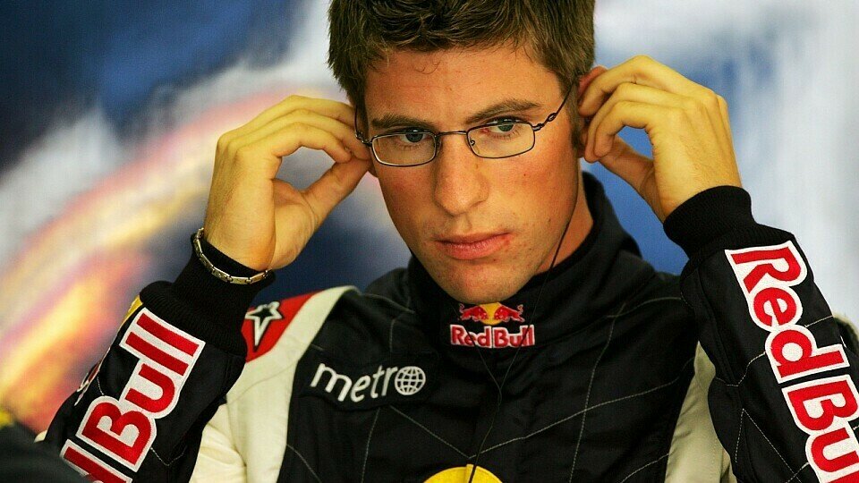 Michael Ammermüller kamen ob des medialen Lärms die Ohrenschützer ganz recht, Foto: Sutton