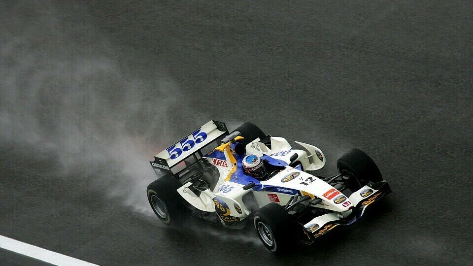 Jenson Button grinste sich auf Platz vier, Foto: Sutton