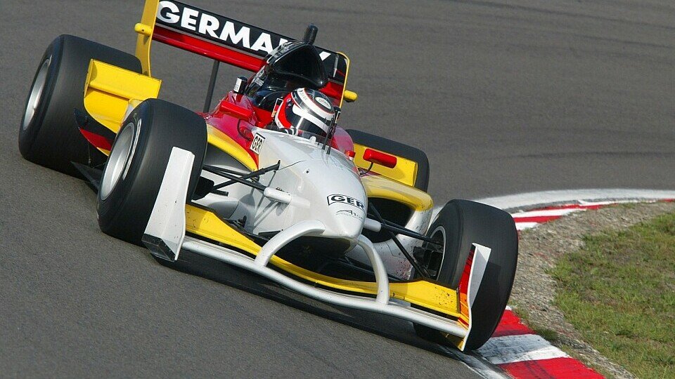 Nico Hülkenberg erwischte einen guten Start, Foto: Sutton Nico Hülkenberg erwischte einen guten Start, Foto: Sutton