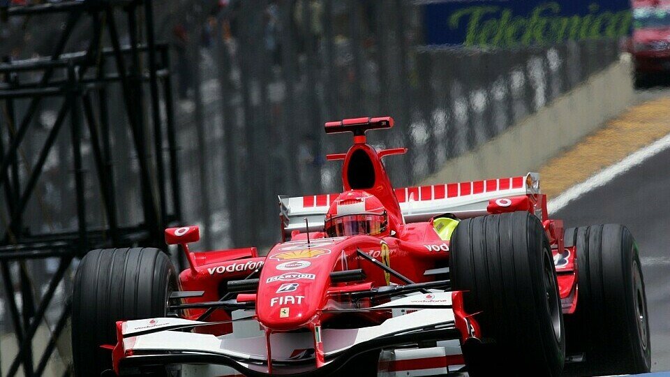 Schumacher hatte erneut den Fehlerteufel im Ferrari., Foto: Sutton