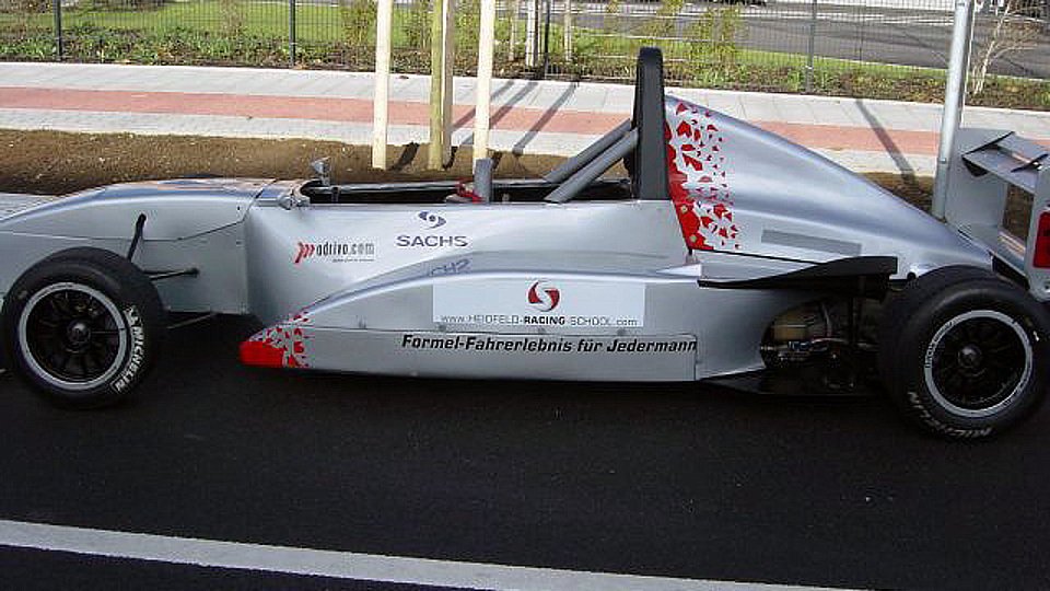 Auch adrivo.com war in Düsseldorf vertreten., Foto: Heidfeld Racing School