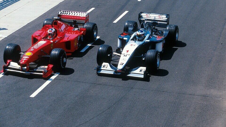 Mika Häkkinen und Michael Schumacher lieferten sich heiße Gefechte, Foto: Sutton