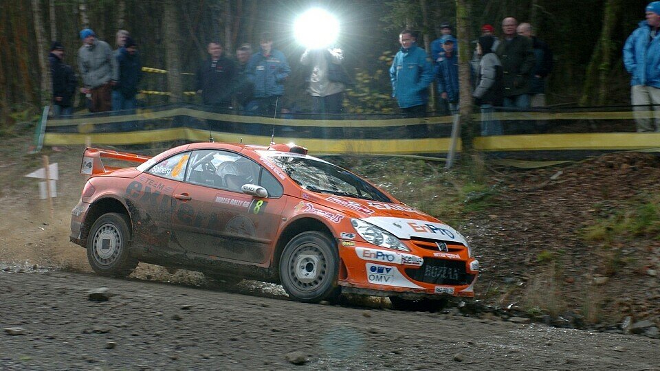 Die Rallye Wales gehört zu den wenigen Veranstaltungen, bei denen auch in der Dunkelheit gefahren wird., Foto: Sutton
