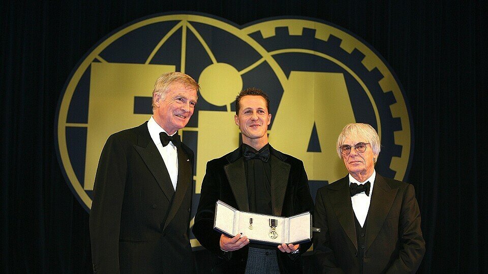 Max Mosley freut sich auf Michael Schumacher., Foto: FIA