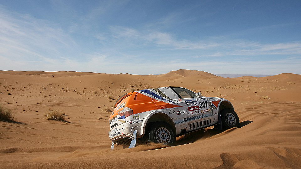 Jutta Kleinschmidt arbeitete sich nach vorne., Foto: X-Raid