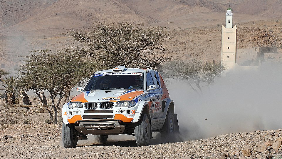 Am Ende der 8. Etappe wartet kein Service-Team auf die Autos., Foto: X-Raid