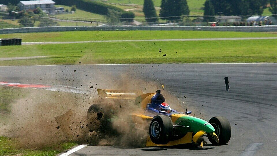 Raphael Matos rodelt zurück auf die Strecke, Foto: A1 GP Raphael Matos rodelt zurück auf die Strecke, Foto: A1 GP