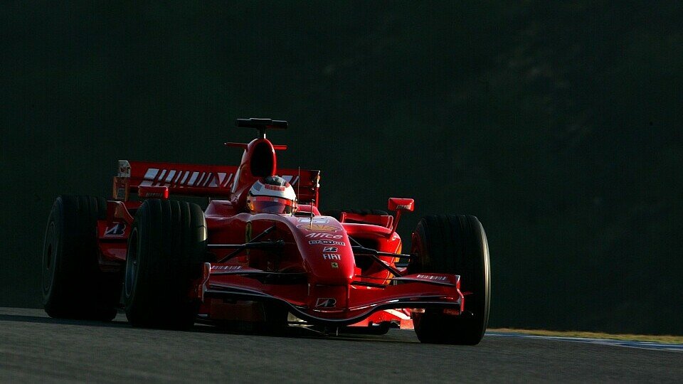 Der Weltmeister testet wieder: Kimi Räikkönen ist zurück., Foto: Sutton
