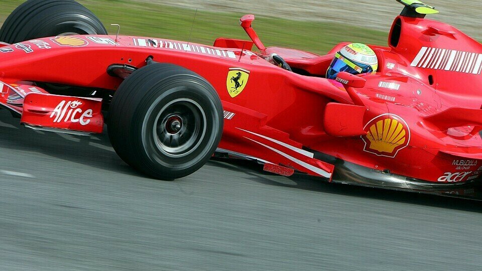 Felipe Massa stach Teamkollege Kimi Räikkönen im ersten direkten Duell um drei Zehntel aus., Foto: Sutton